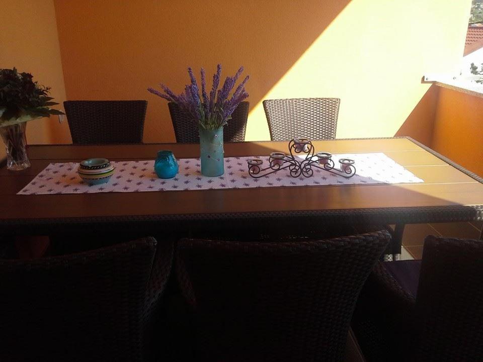 Apartmani Ivankovic Karlobag Luaran gambar