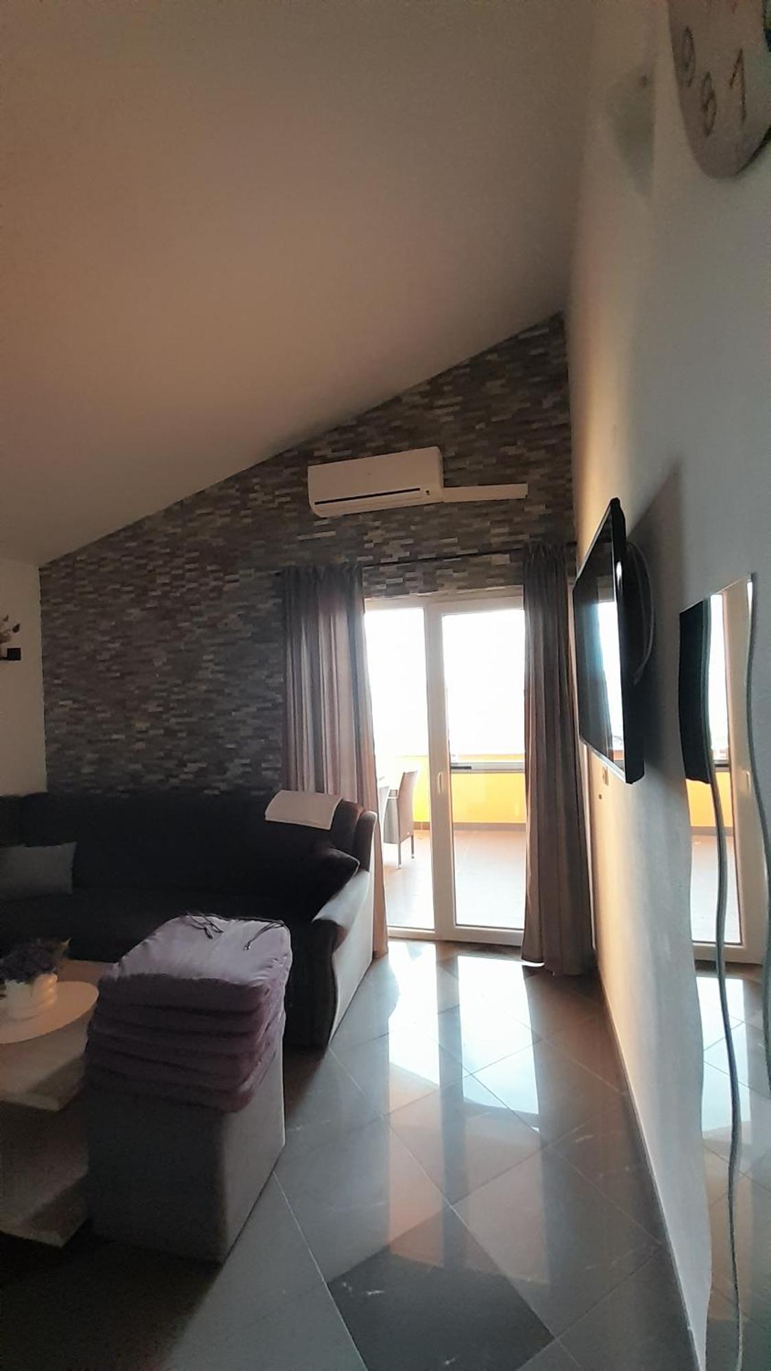 Apartmani Ivankovic Karlobag Bilik gambar