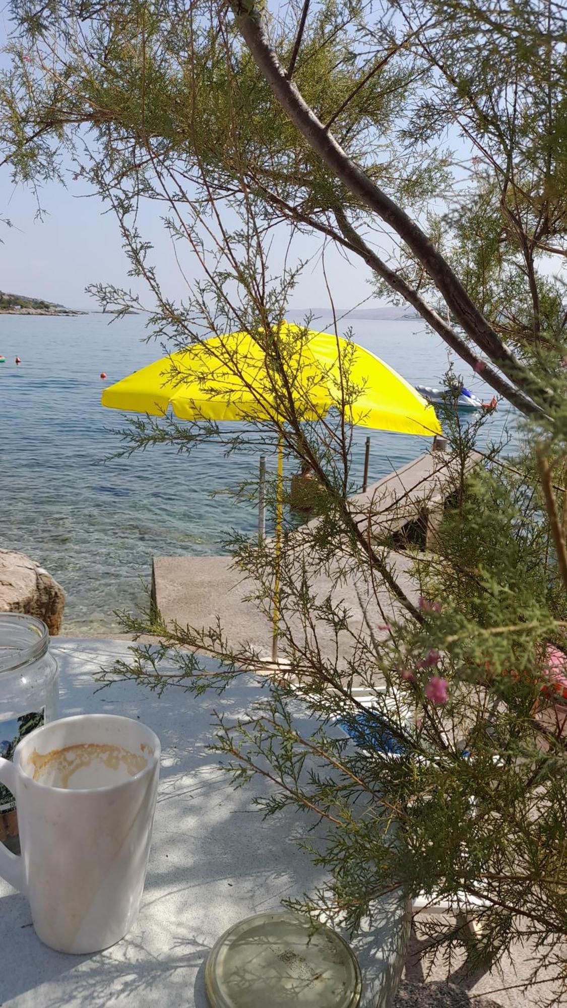 Apartmani Ivankovic Karlobag Bilik gambar